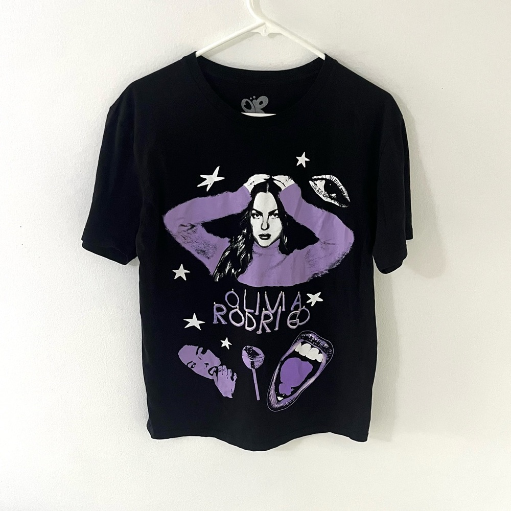 Olivia Rodrigo Short Sleeve Graphic T-Shirt, Size: Medium